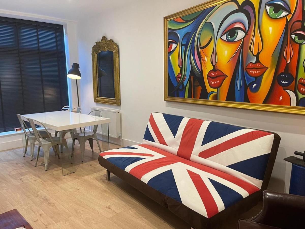 Bagshot Pennyhill Camberley Ascot Luxury 2 Beds 1 Bath Sleeps 4 Pets Ok Permit Parking Apartment Екстериор снимка